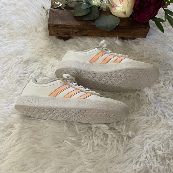 Adidas - Picture 3 of 7